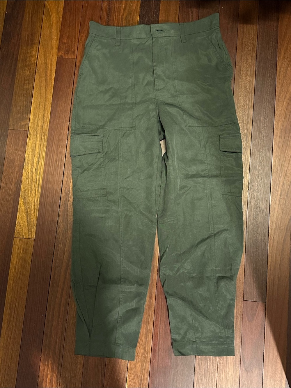 Banana Republic women’s  Cargo Pants in Olive